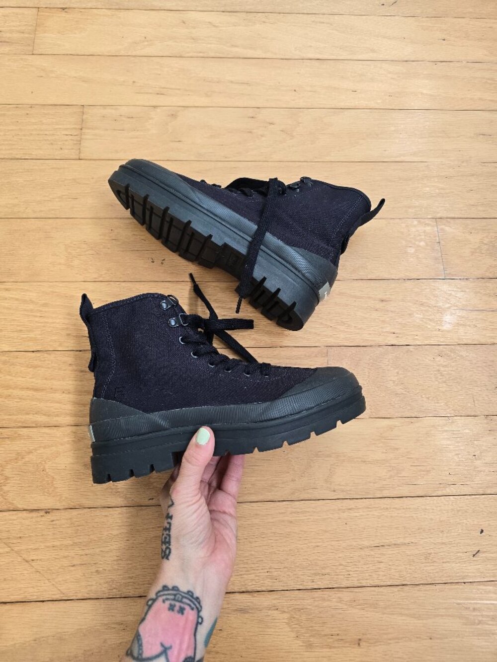 Everlane | The Canvas black monochrome chunky sole utility boot | WMS 6.5